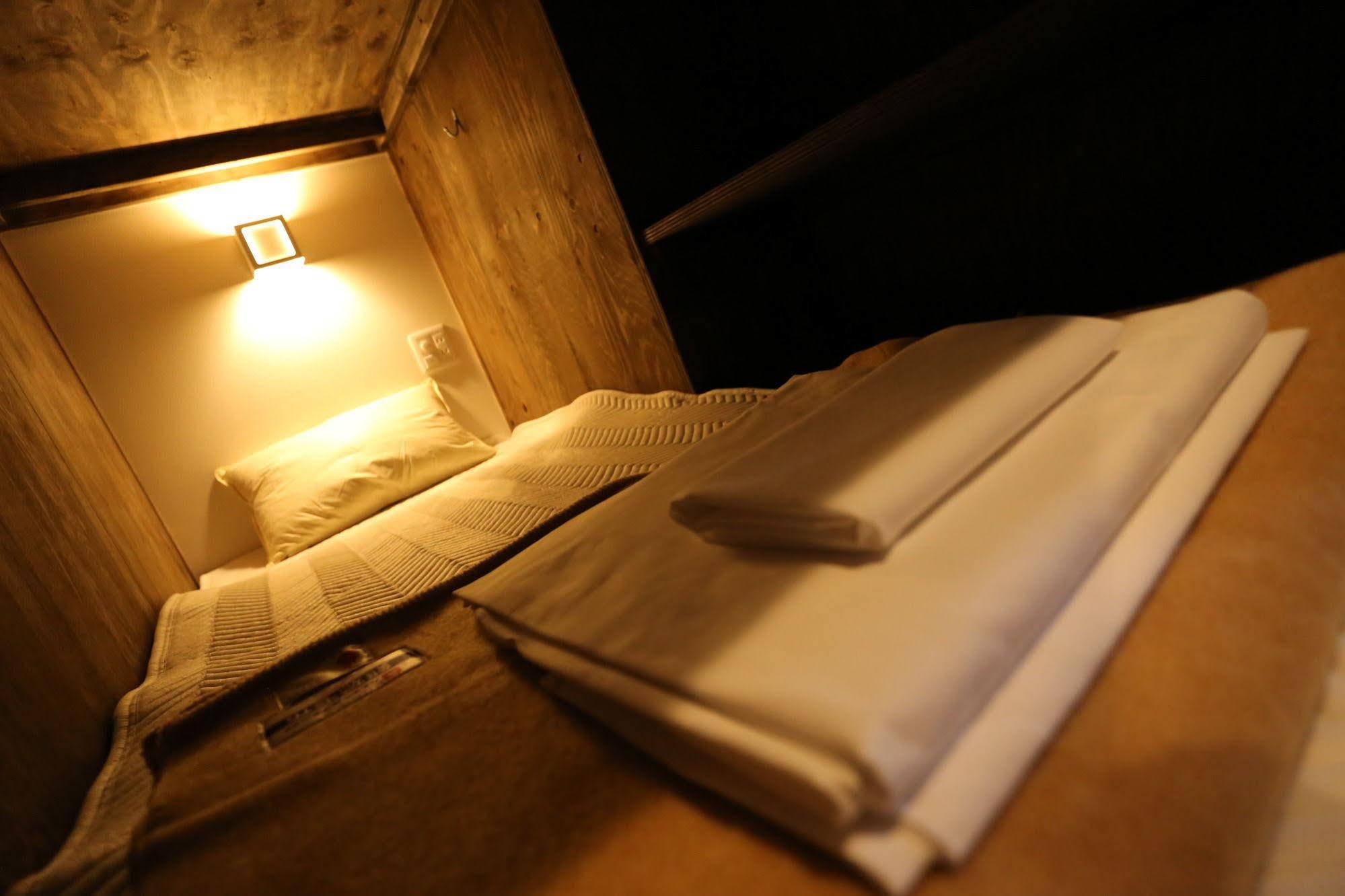 Fuku Hostel Nagomi Namba Ōsaka Extérieur photo